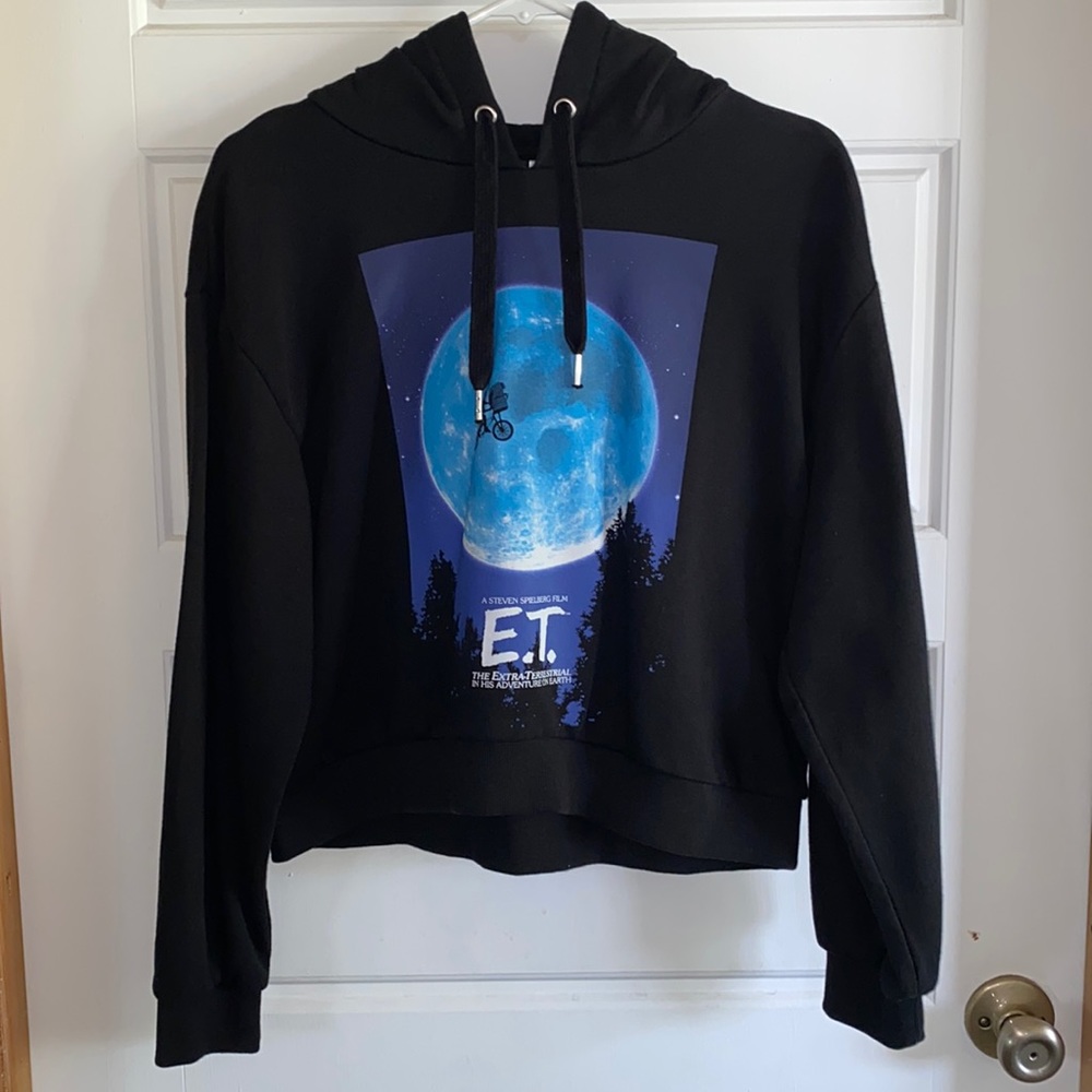 Short hooded top